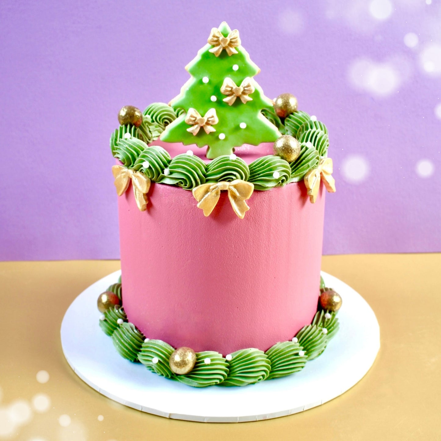 BERRY BOWS CHRISTMAS CAKE
