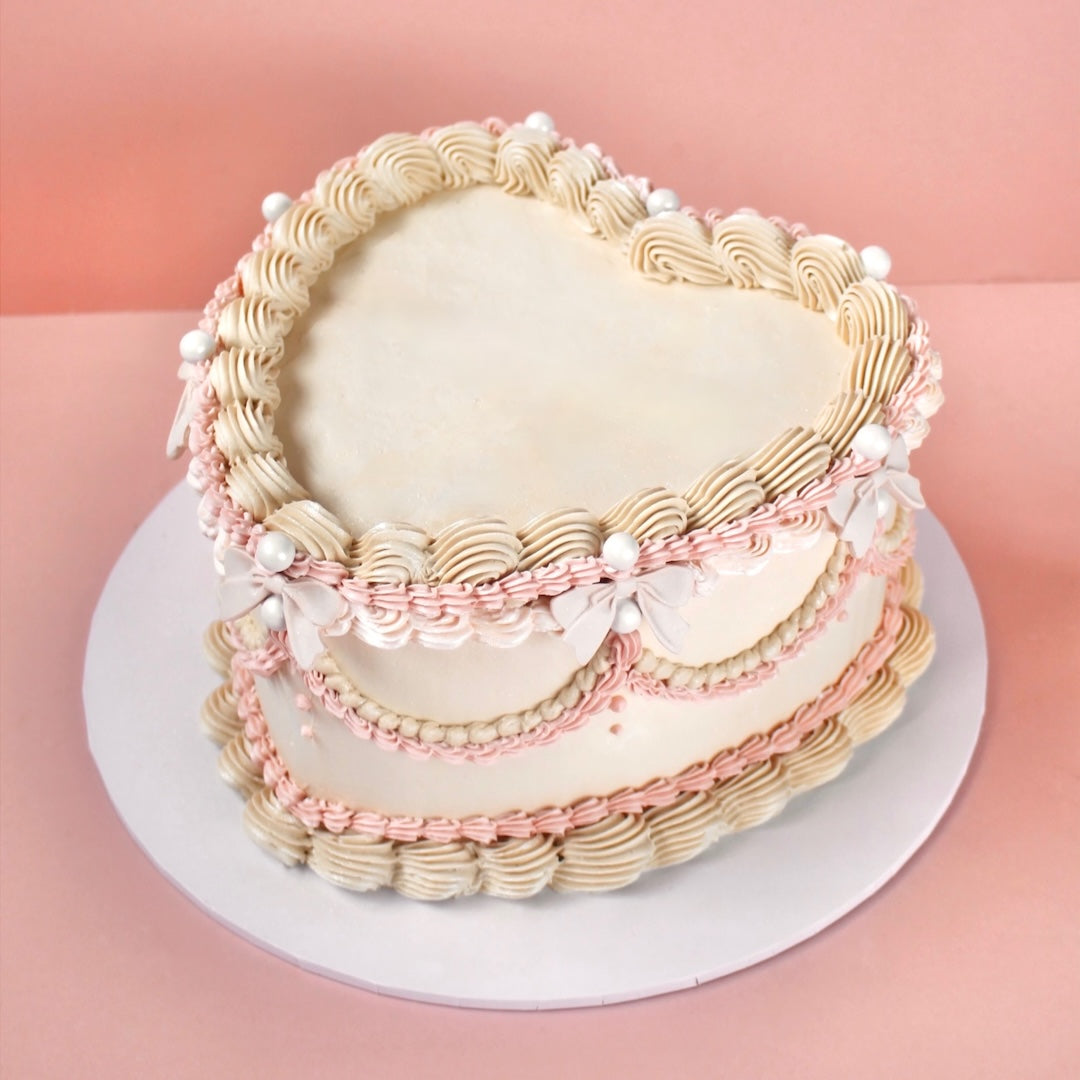 NEUTRALS VINTAGE HEART CAKE