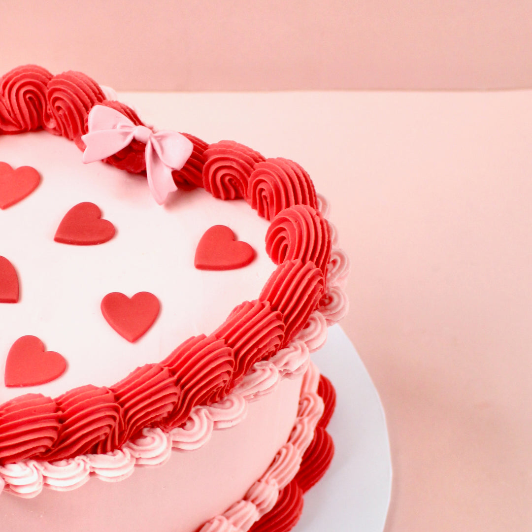 VINTAGE HEARTS CAKE