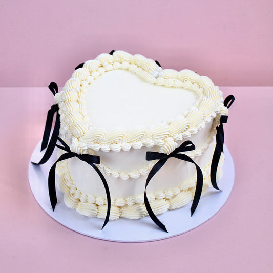 RIBBONS VINTAGE HEART CAKE